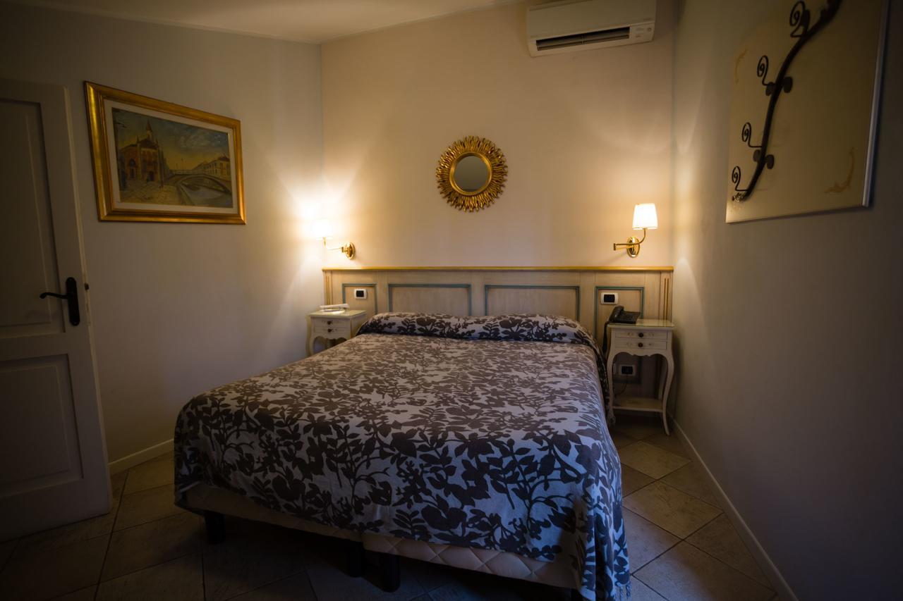 Alessi Hotel Trattoria Desenzano del Garda Zewnętrze zdjęcie
